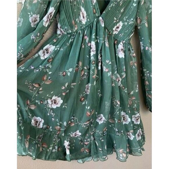 Lulu's endless charisma Green Floral pleated open back chiffon Mini Dress Medium - Picture 7 of 12